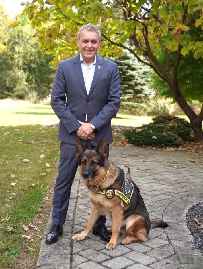César DePaço e o Sargento K-9 Lanzer